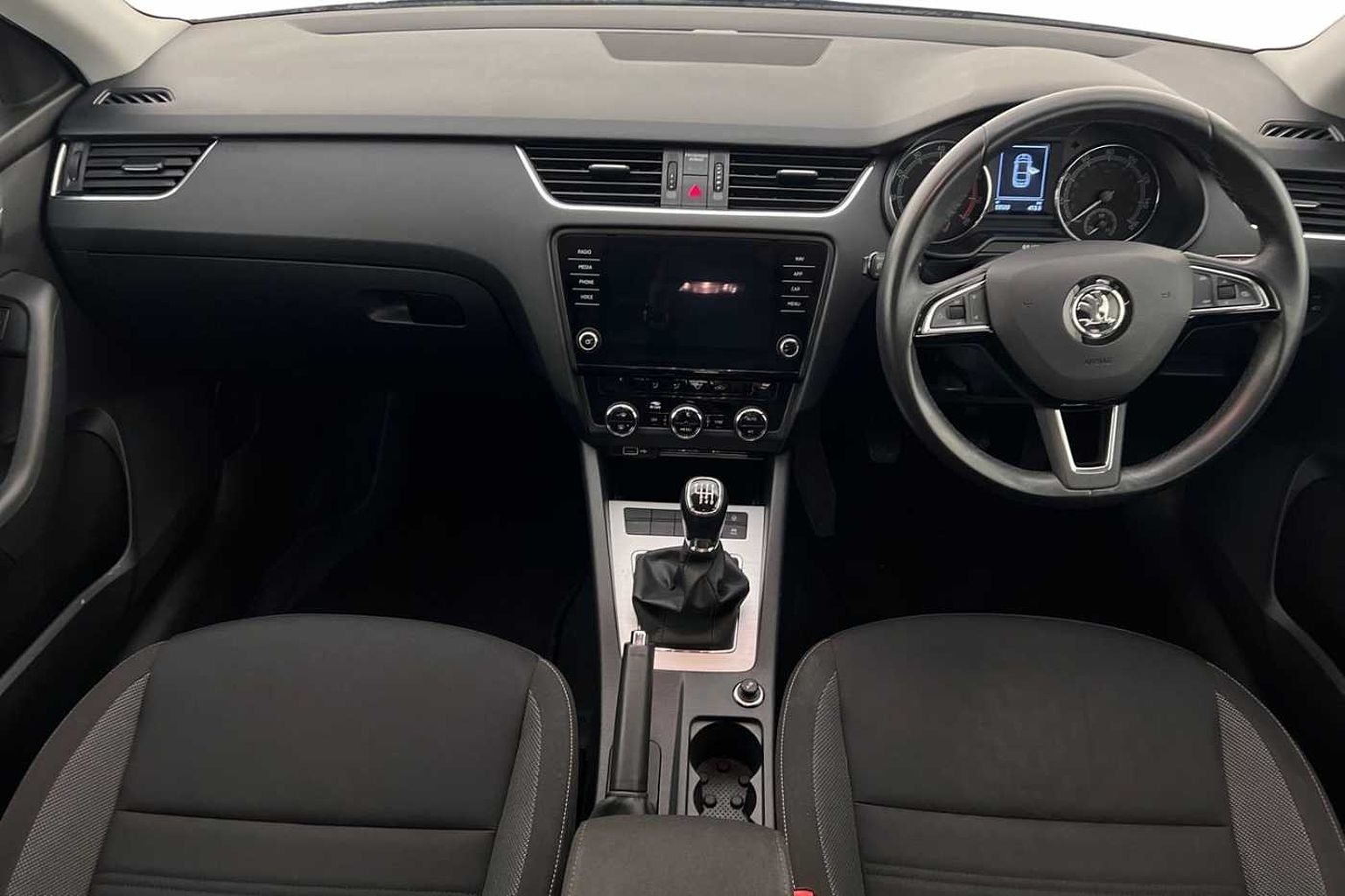 SKODA Octavia Hatchback 1.5 TSI SE Drive ACT (150ps)