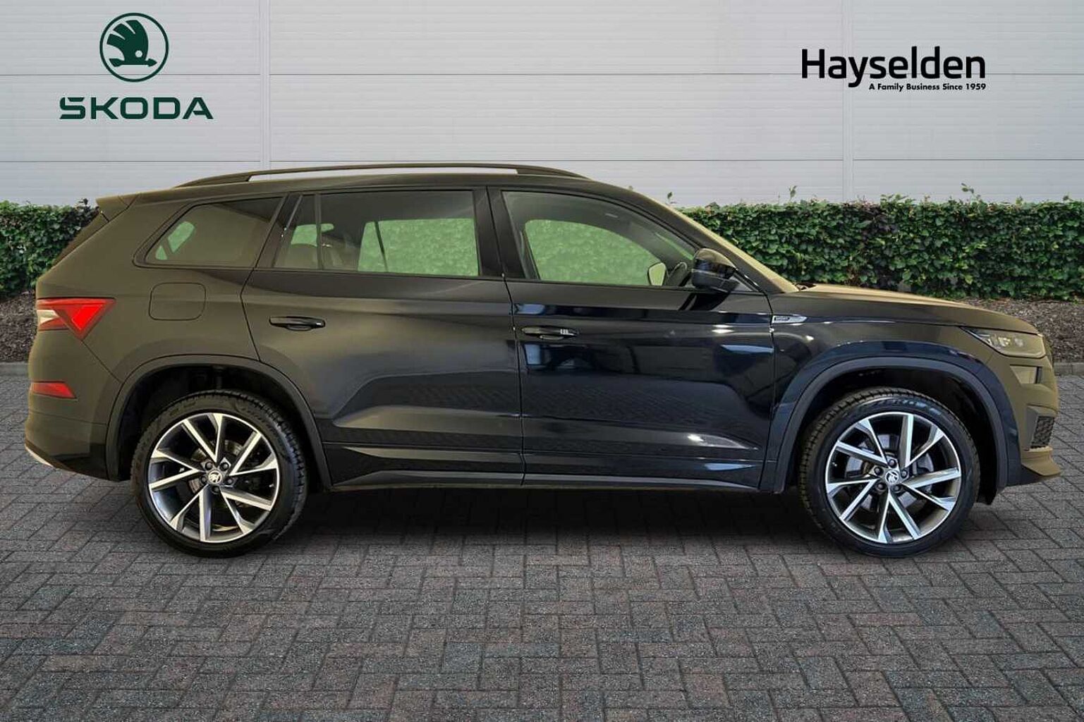 SKODA Kodiaq Diesel Estate 2.0 TDI 200 Sport Line 4x4 5dr DSG [7 Seat]